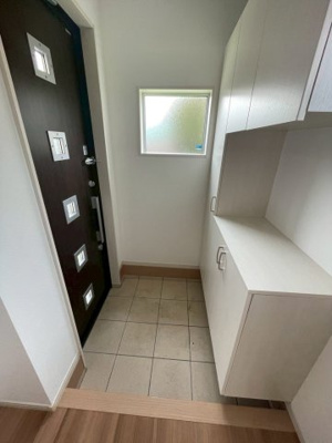 【玄関】 | 仰木の里東５丁目　貸家