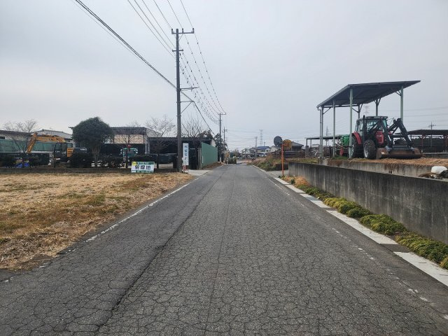 高崎市金古町売地 D区画の前面道路含む現地写真