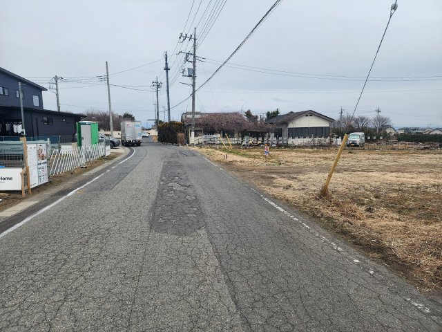 高崎市金古町売地 D区画の前面道路含む現地写真