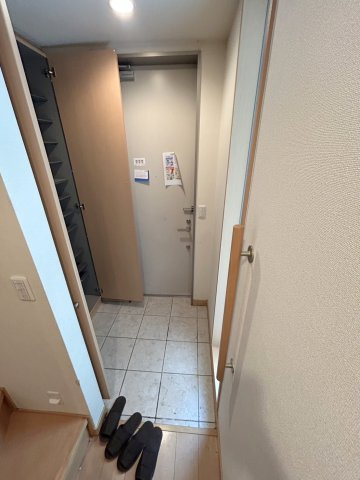 フラッツ南青山の玄関|★シューズＢＯＸ★