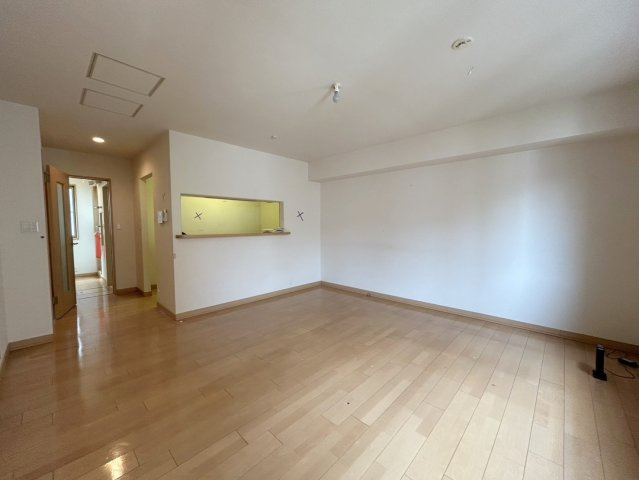 フラッツ南青山の洋室|★明るいフローリングの角部屋です★