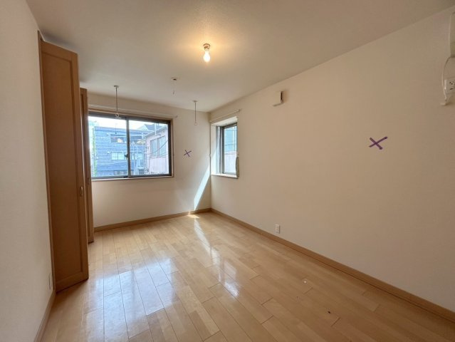 フラッツ南青山の子供部屋|★明るいフローリングの角部屋です★