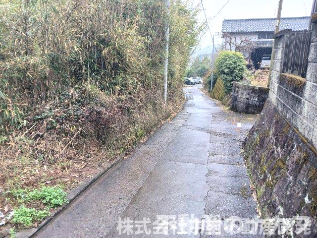 宇土市花園町の売地の周辺|西側道路