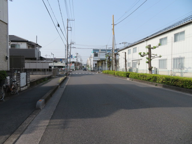 草加市稲荷５丁目の倉庫