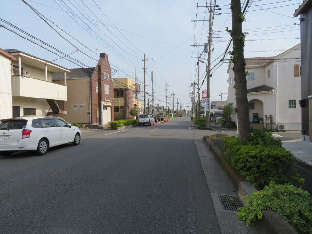 草加市稲荷５丁目の倉庫