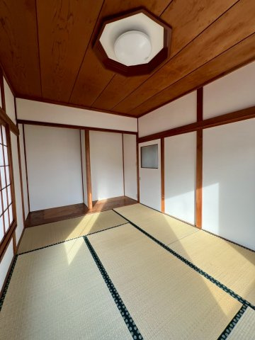 六十谷戸建の和室