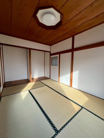 六十谷戸建の和室