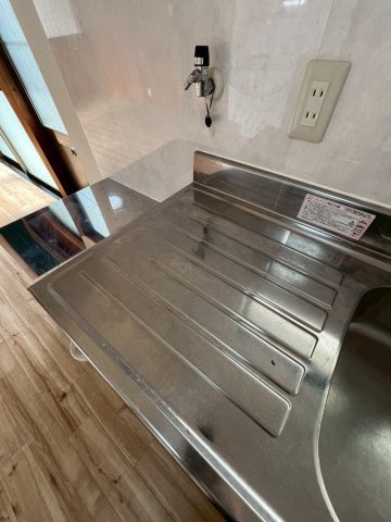 六十谷戸建のキッチン