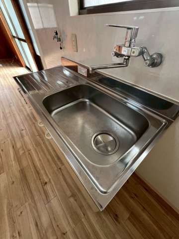 六十谷戸建のキッチン