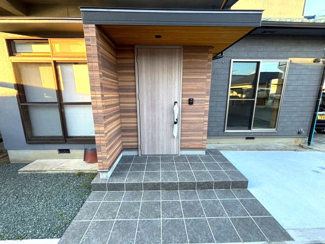 北井門3丁目中古戸建の玄関|きれいな玄関です