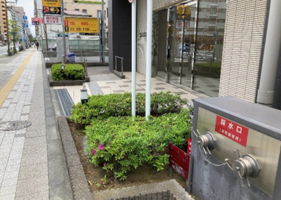 【庭】 | ベルドゥムール本厚木 | 物件によっては、入居者が個人的に使用できる専用庭がついているものもあります。また、住宅の中にある土間の部分を庭と呼ぶこともあります。庭の用途は住む人によって変わり、それによってデザインもさまざまです。