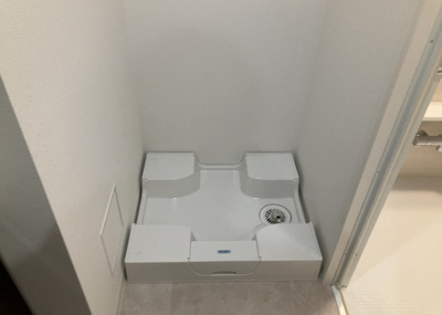 【ランドリースペース】 | ベルドゥムール本厚木 | ランドリースペースも気になります。洗濯機置場があり「洗う、干す、取り込む、アイロンがけ、たたむ」など、洗濯に関する家事をするための空間です。広さや収納など付帯設備も含めて、詳細は現地でご確認ください。