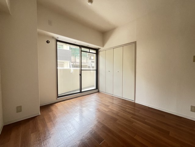 セリエス元町の洋室