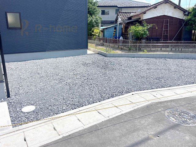 笠間市笠間駅前1期　新築戸建て　1号棟の駐車場|4台駐車できるカースペース！
