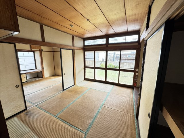 高別当中古住宅の居間・リビング|続き間の和室