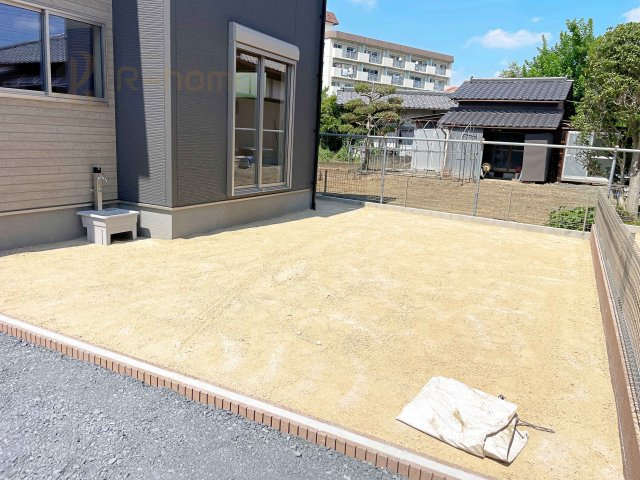 笠間市笠間駅前1期　新築戸建て　6号棟の庭|広々とした日当たりの良いお庭！便利な立水栓付きで洗車や水やりもラクラク♪