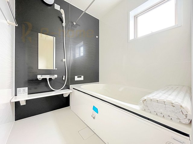 笠間市笠間駅前1期　新築戸建て　6号棟の浴室|足を伸ばしてもゆったりできるバスルーム♪機能性も取り入れて使い易さも保証します♪