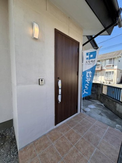 【玄関】 | 中央市東花輪 平屋の中古戸建 北東角地 内外装リフォーム
