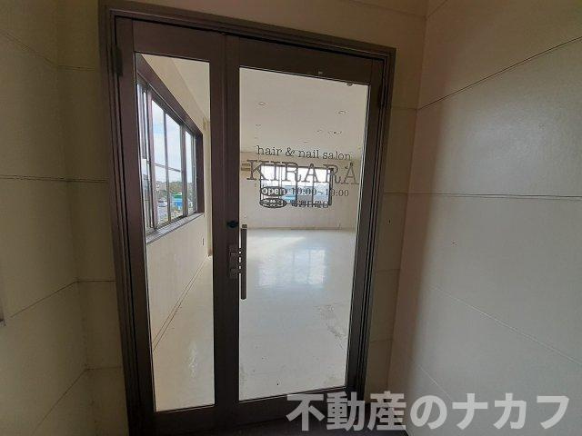 サンガーデン高野店舗の玄関
