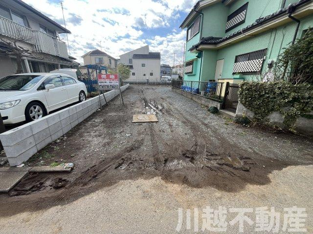 取引面積が増え使いやすさ倍増の土地の外観|接道側から見た敷地全景、両脇の家屋のために全体像は捉えておりません