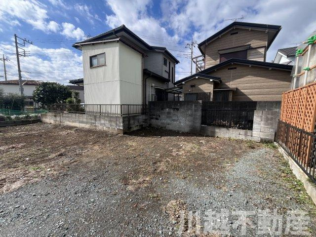 【売主物件】川越駅からアクセス可能な140坪超の土地の外観|広がるくびれの辺りから南西側を望む