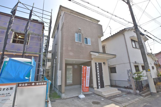 川西市見野3丁目中古戸建│4LDK+駐車1台可の外観|能勢電鉄「山下」駅徒歩10分の立地×全居室6.0帖以上の4LDK中古戸建で新生活を始めませんか？即日ご案内可能です。皆様からのご連絡を心よりお待ちしております。