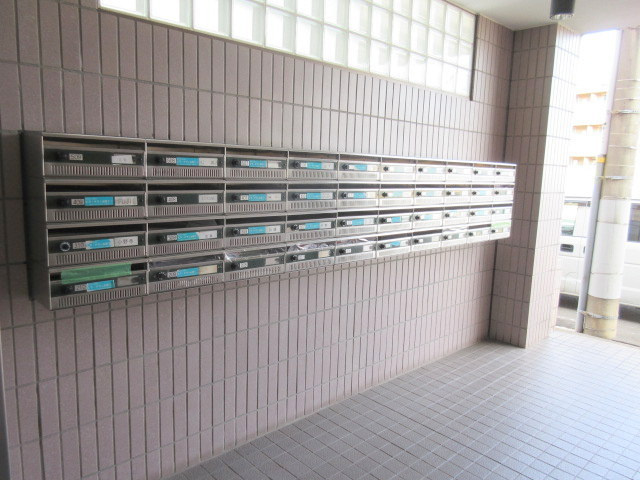 東急ドエルアルス横浜十日市場弐番館のその他共用部分|便利な集合ポスト付