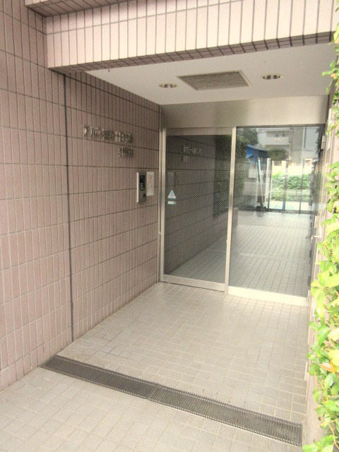 東急ドエルアルス横浜十日市場弐番館のエントランス|安心のオートロックシステム