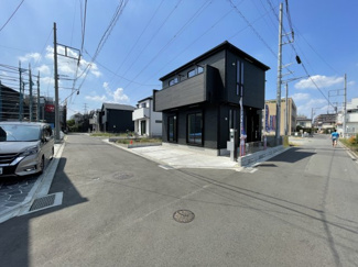 【前面道路含む現地写真】 | 前面道路（1号棟）