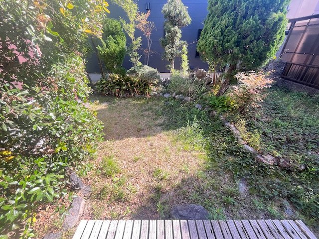 楠ケ丘戸建の庭