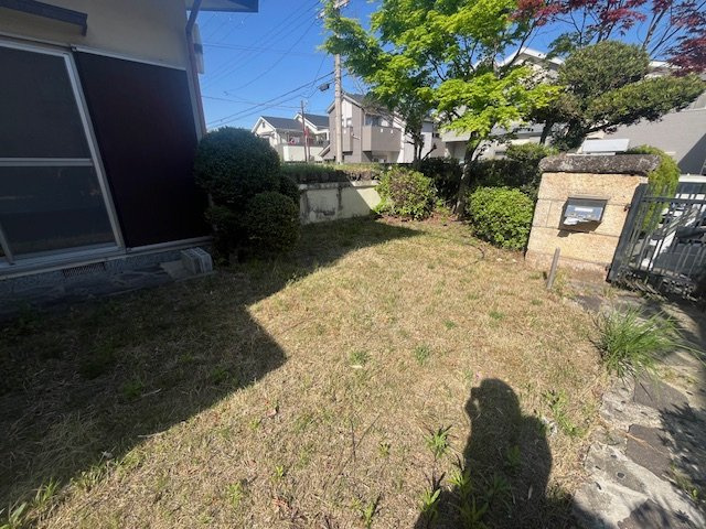 楠ケ丘戸建の庭