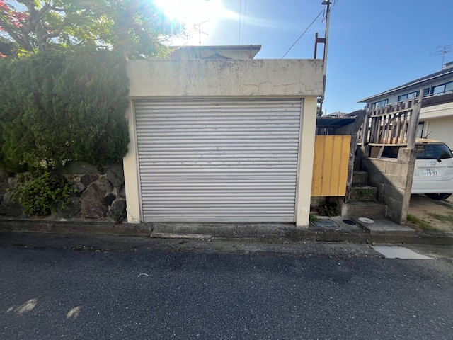 楠ケ丘戸建の駐車場