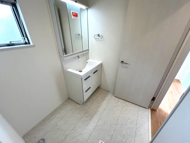 入間市扇台6丁目の洗面所|広い洗面スペース