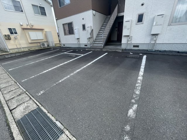 クレールメゾン五番丁の駐車場
