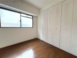 リラックスできるプライベート空間で、快適な睡眠をサポート。個人の好みに合わせたインテリアや寝具で心地良さを追求。プライベートな時間を過ごし、リフレッシュする場所におすすめです。