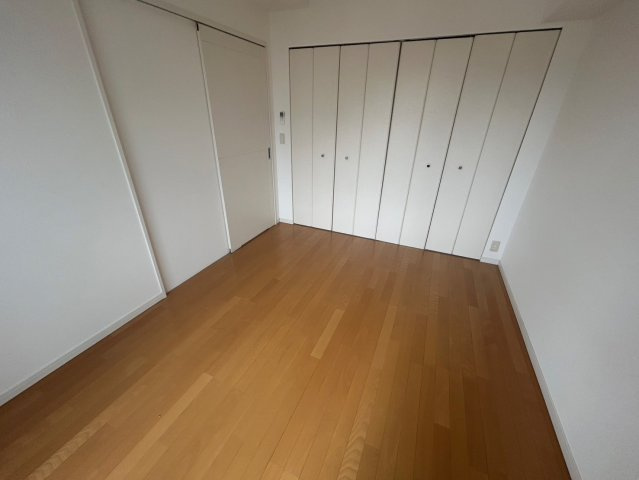 アーデンタワー北堀江の洋室