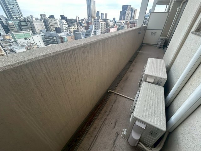 アーデンタワー北堀江のバルコニー