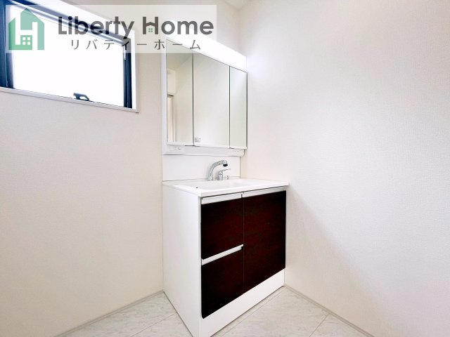 笠間駅前1期　新築戸建　4号棟の独立洗面台