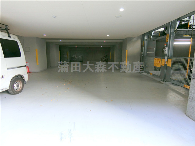 レガリス品川南大井パークサイドの駐車場
