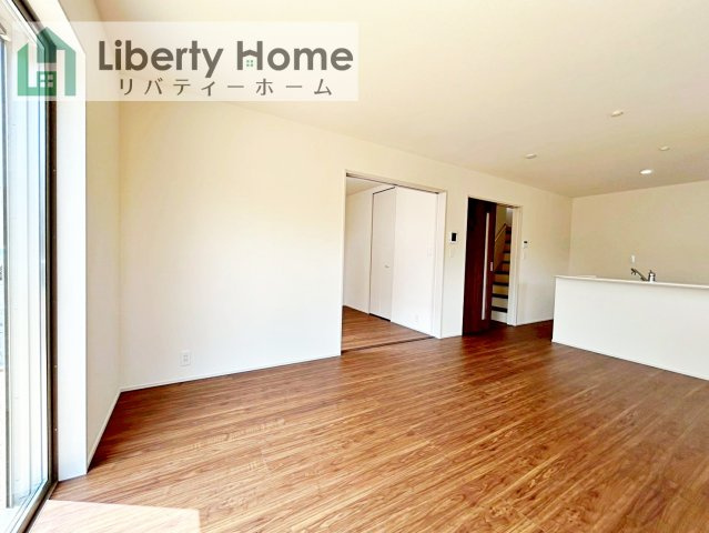 笠間駅前1期　新築戸建　6号棟の居間・リビング