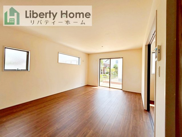 笠間駅前1期　新築戸建　6号棟の居間・リビング