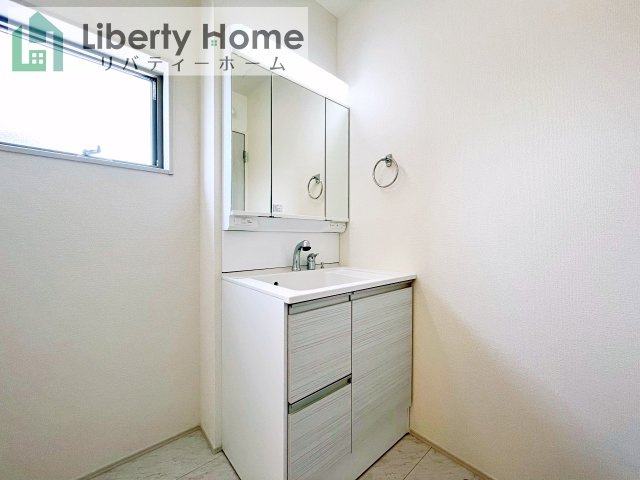 笠間駅前1期　新築戸建　2号棟の独立洗面台