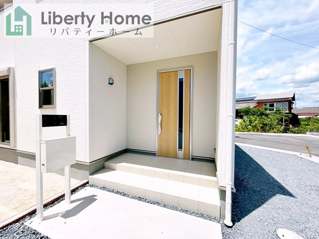 笠間駅前1期　新築戸建　2号棟のエントランス