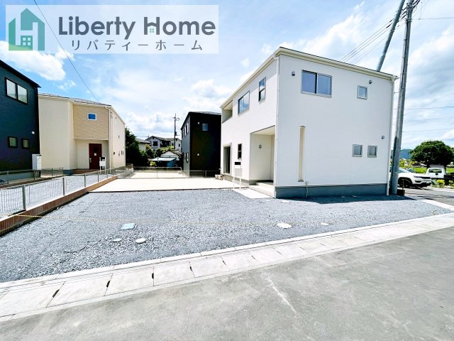 笠間駅前1期　新築戸建　2号棟の駐車場