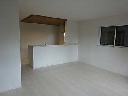 広島市南区青崎２丁目　新築一戸建ての居間・リビング