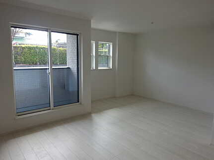 広島市南区青崎２丁目　新築一戸建ての居間・リビング