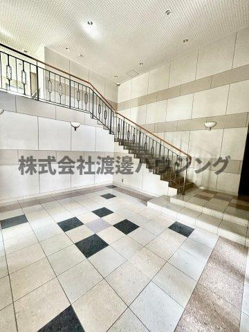 アールエスフラッツのエントランス