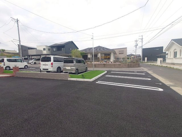プリマクイーン豊田の駐車場