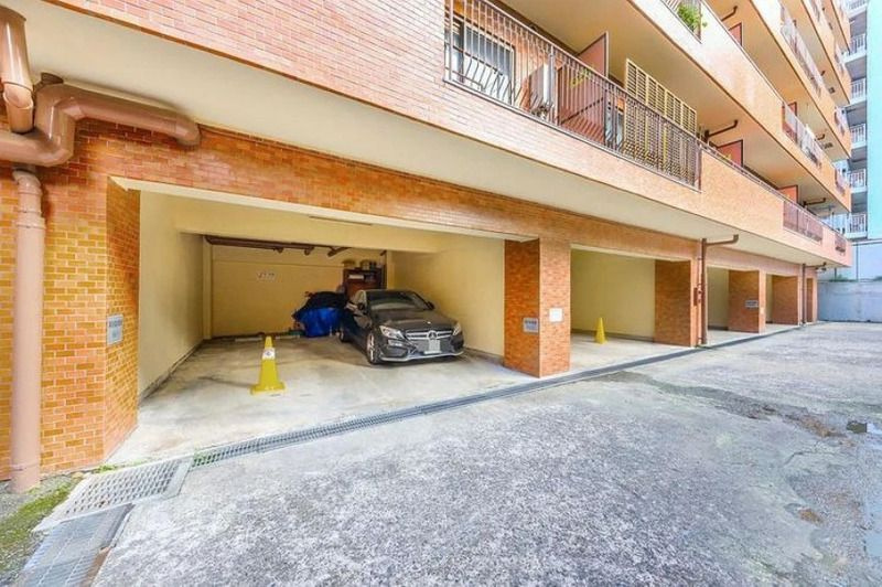 シャンボール小石川の駐車場