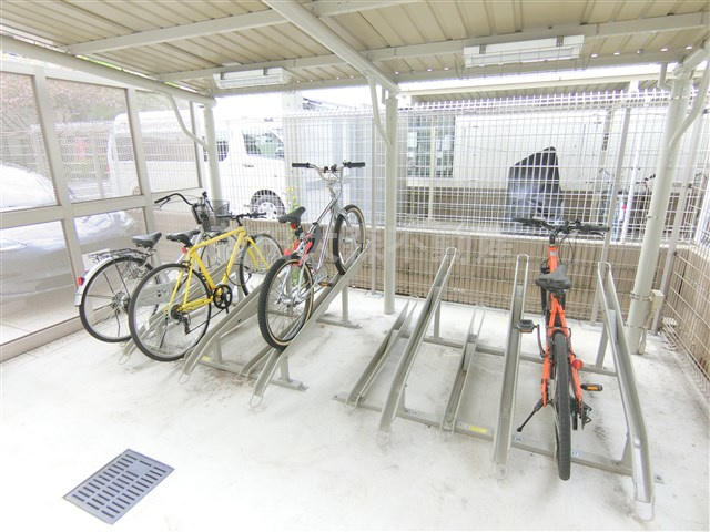 CREVISTA大森のその他共用部分|屋根付きの駐輪場